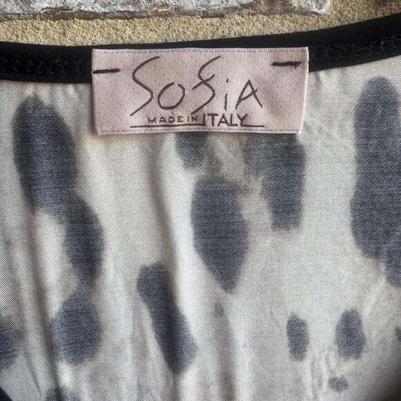Sofia Made in Italy Short Sleeve V-Neck Animal Print Blouse Women's Size M - Picture 3 of 7